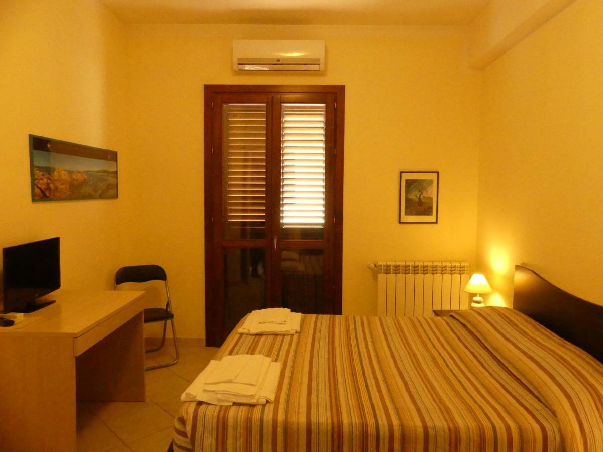 Beb 2000 Hotel Sassari Ngoại thất bức ảnh
